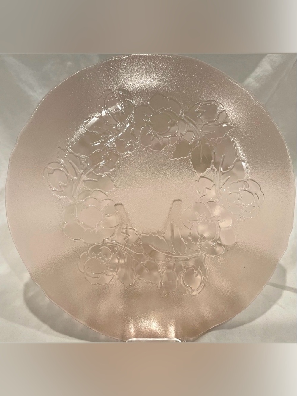 🥳BOGO! Arcoroc “Rosaline” Rosa Pink Dinner Plate | Raised Embossed Roses |France - Picture 5 of 10
